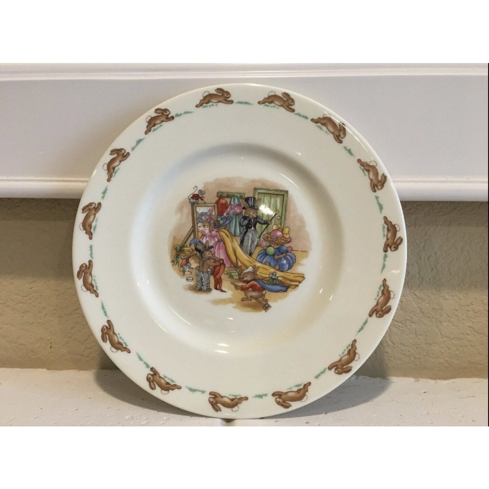 Royal Doulton BUNNYKINS Dressing Up (ALBION SHAPE) Plate English Fine Bone China